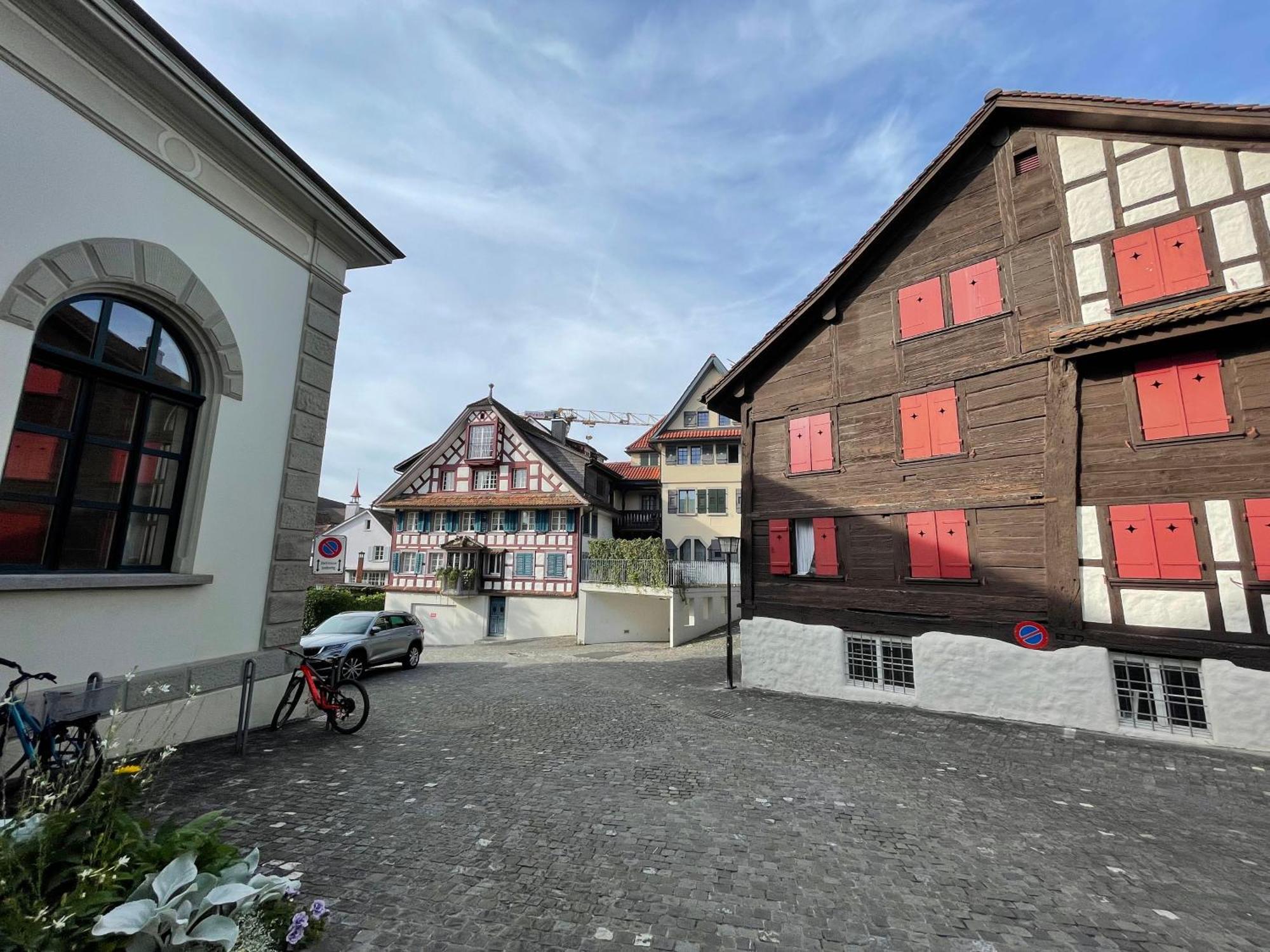 Ariser - Zug Unique Apartment In Historic 15Th Century Building Exterior photo